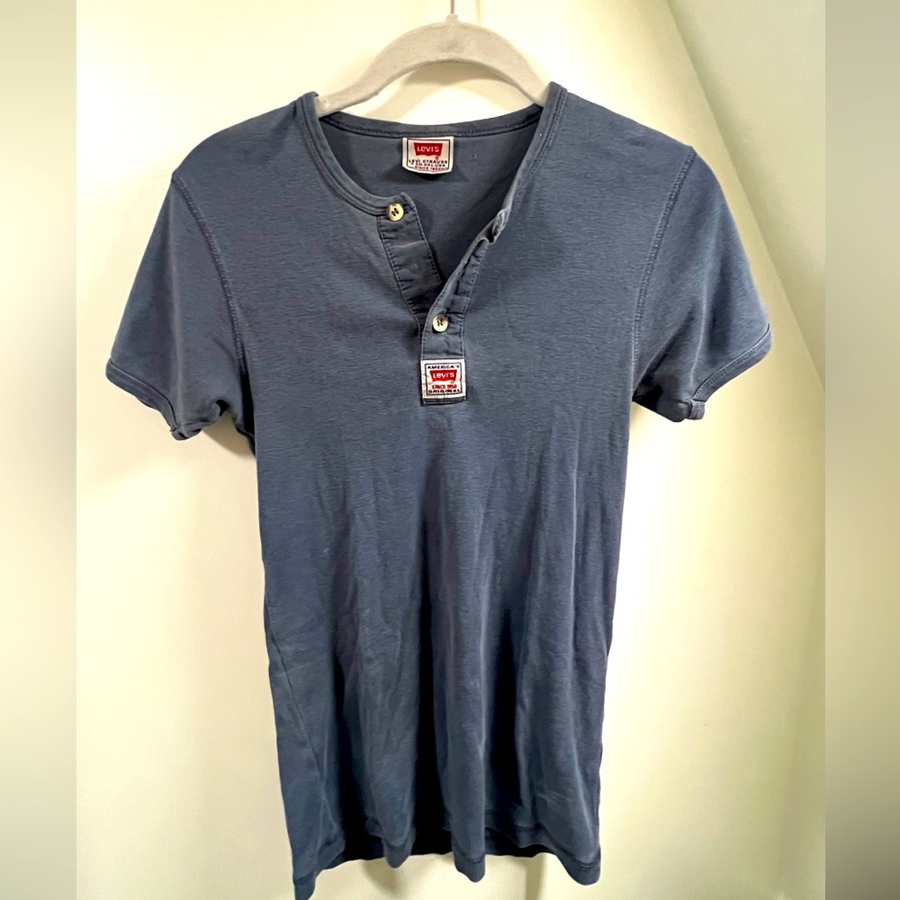 Vintage Levi’s button tee